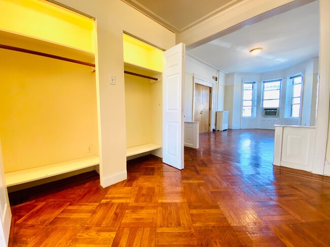 Building Photo - 59th street