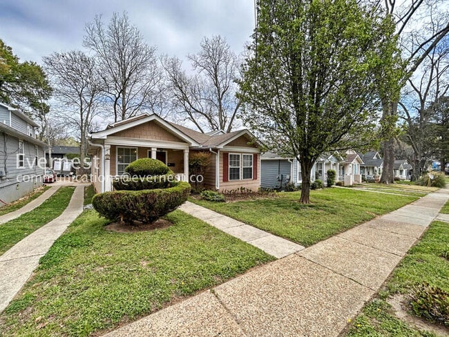 Photo - 1065 Fair St SW House