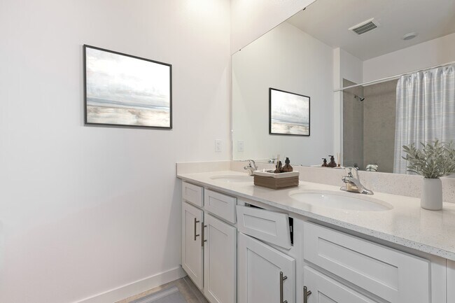 Building Photo - 1520 Tristar Dr