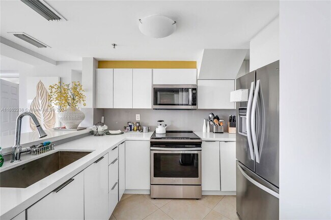 Photo - 6362 Collins Ave Apartment