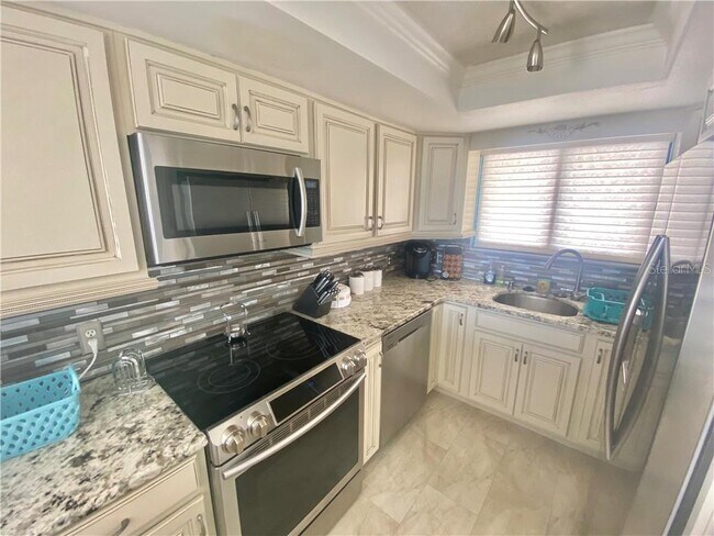 Building Photo - 5915 Sea Ranch Dr