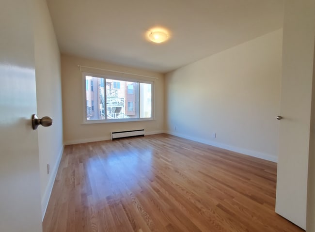 Building Photo - 1242 20th Ave