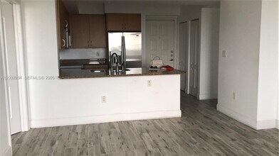 Building Photo - 1830 Radius Dr