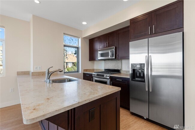 kitchen - 2731 Boylston Ave E