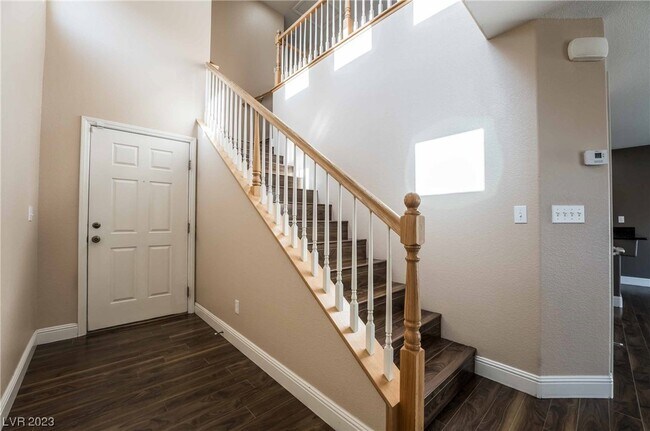 Building Photo - 6794 Briarwood Bend Ave