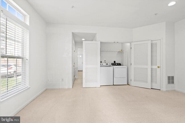 Building Photo - 3567 Ellery Cir