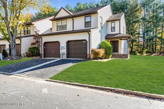 Building Photo - 438 Oak Knoll Dr