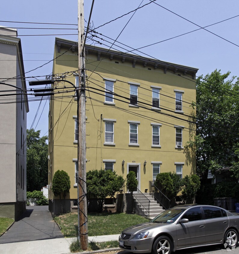 Building Photo - 323 Fillmore St