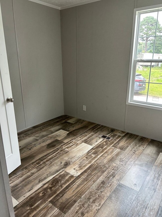 Foto del edificio - 127 Hubert Blvd