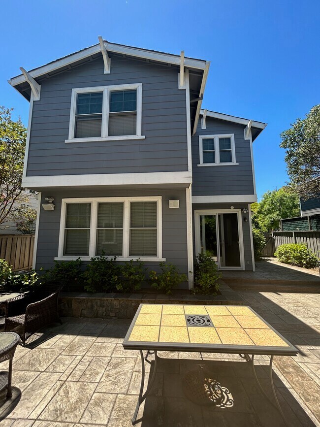 Building Photo - 6740 Yount St
