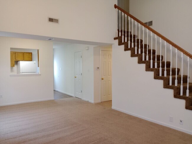 Foto del edificio - 2401-2403-2403 Northampton Dr