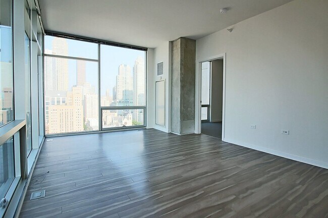 Foto del edificio - 813 N La Salle Dr