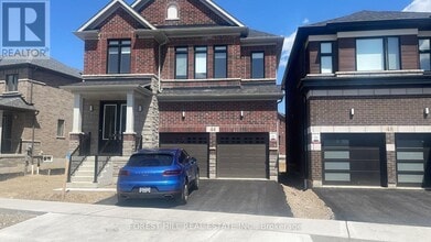 Building Photo - 44 Blackburn St