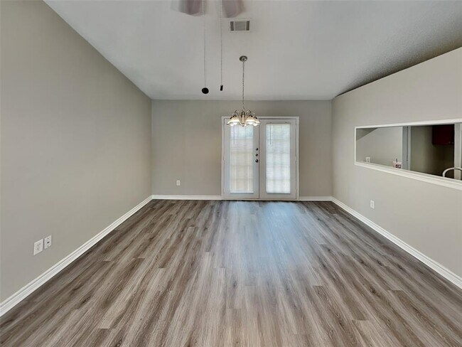 Foto del edificio - 4628 Moss Rose Dr