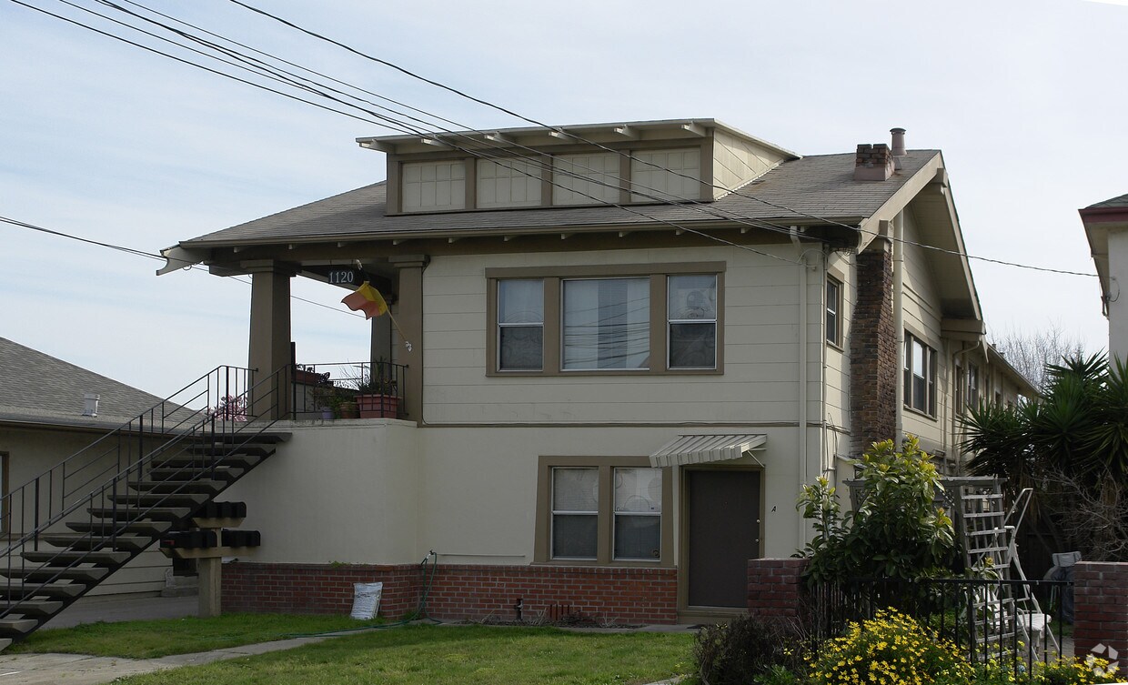Primary Photo - 1120 Regent St