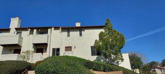 End Unit - 1280 River Vista Row