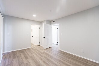 Interior Photo - 315 South Virgil Ave