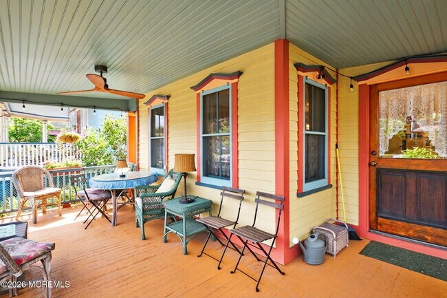 Building Photo - 81 Broadway