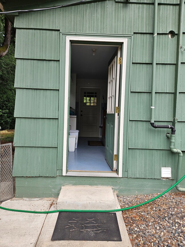 Building Photo - 1819 NE 205th Ave