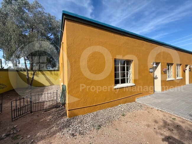 Building Photo - 720 N Palo Verde Blvd