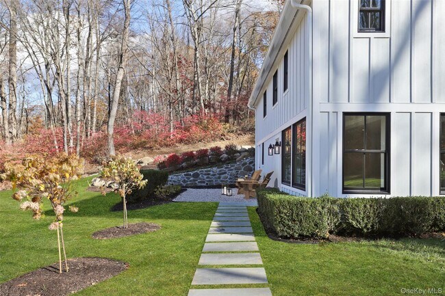 Foto del edificio - 260 Waccabuc Rd