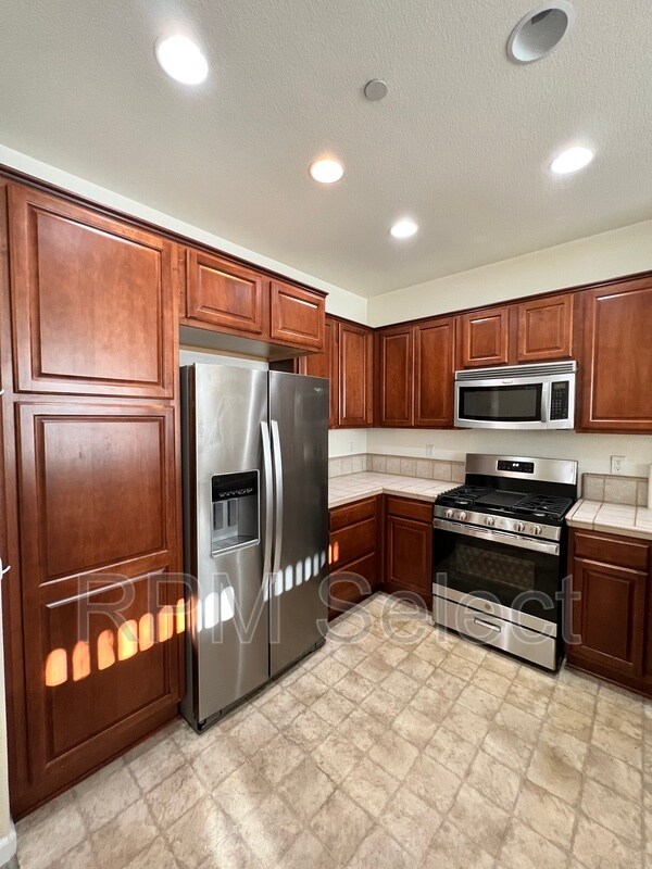 1403 Dante Cir, Roseville, CA 95678 Condo for Rent in Roseville, CA