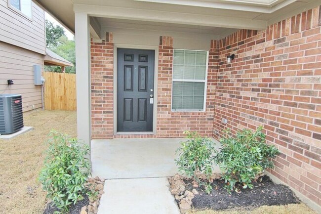 Building Photo - 5418 Aranas Ln