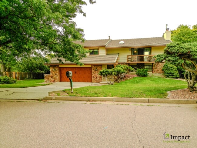 Building Photo - 5005 Sunbird Cliffs Dr