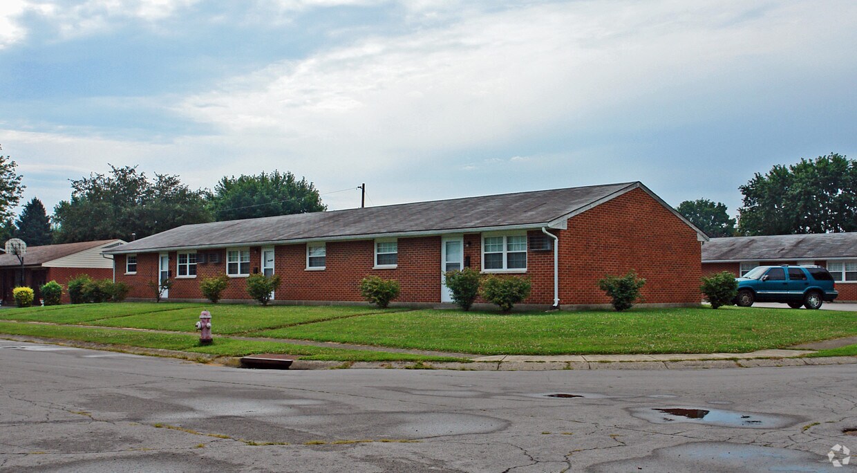 Primary Photo - 278-292 Mills Pl
