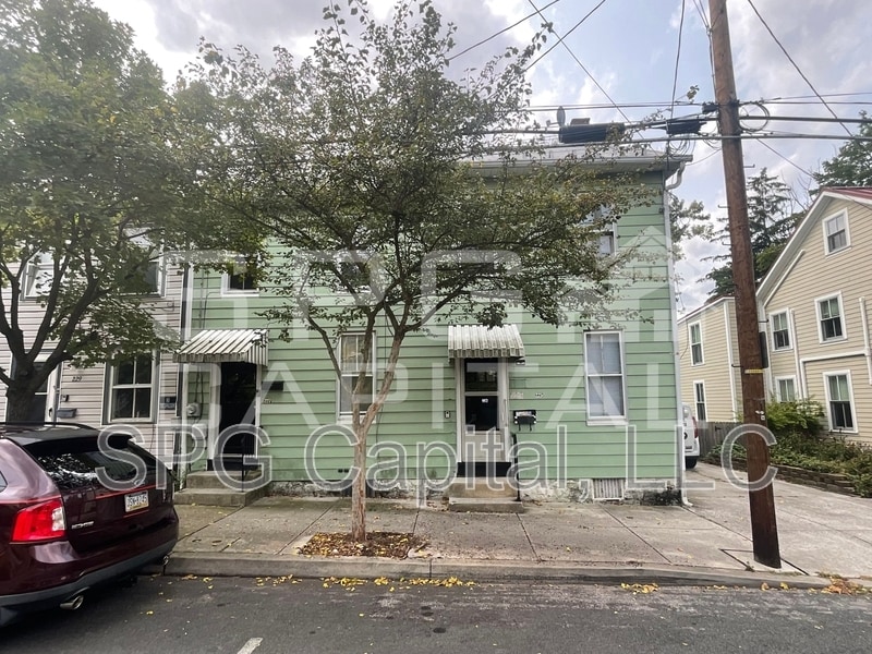 Primary Photo - 225 S Washington St