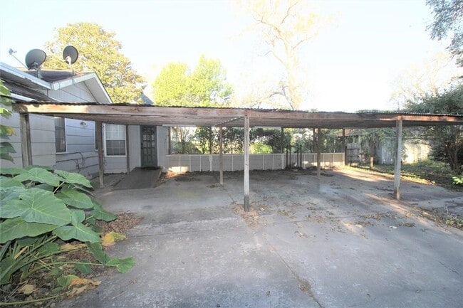 Building Photo - 411 E Alabama St
