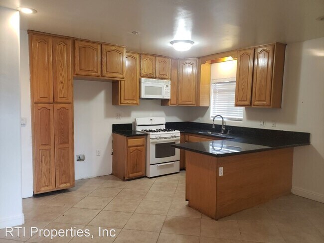 Foto del edificio - 208 E 120th St