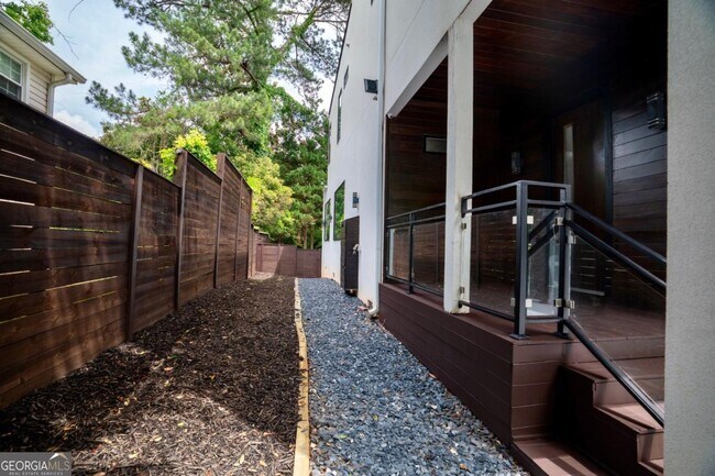 Foto del edificio - 1099 Vista Trail NE