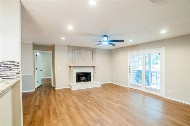 Building Photo - 126 Warm Springs Cir