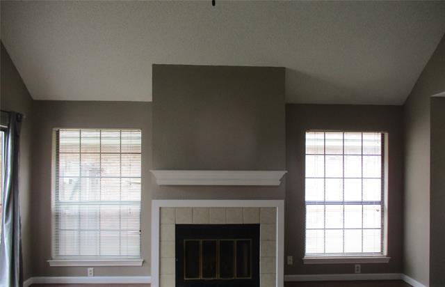 Building Photo - 1190 Meadow Park Ln