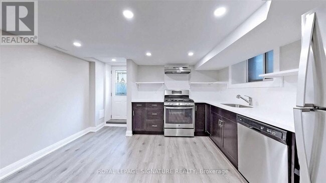 Building Photo - 64 Harvie Ave