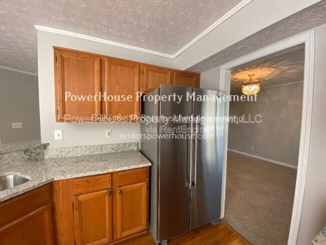 Foto del edificio - 605 Suwanee Lakes Cir NW