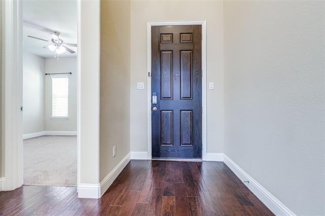 Foto del edificio - 5301 Dallas Red Ct