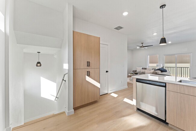 Foto del edificio - 1467 W Hendon St