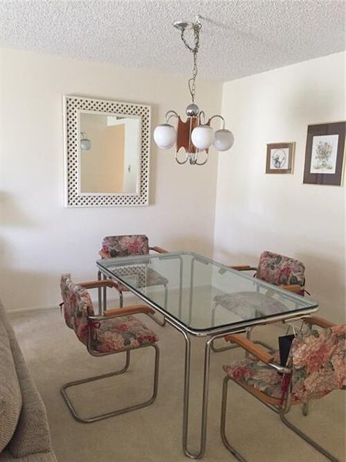 Building Photo - 136 S Cypress Rd