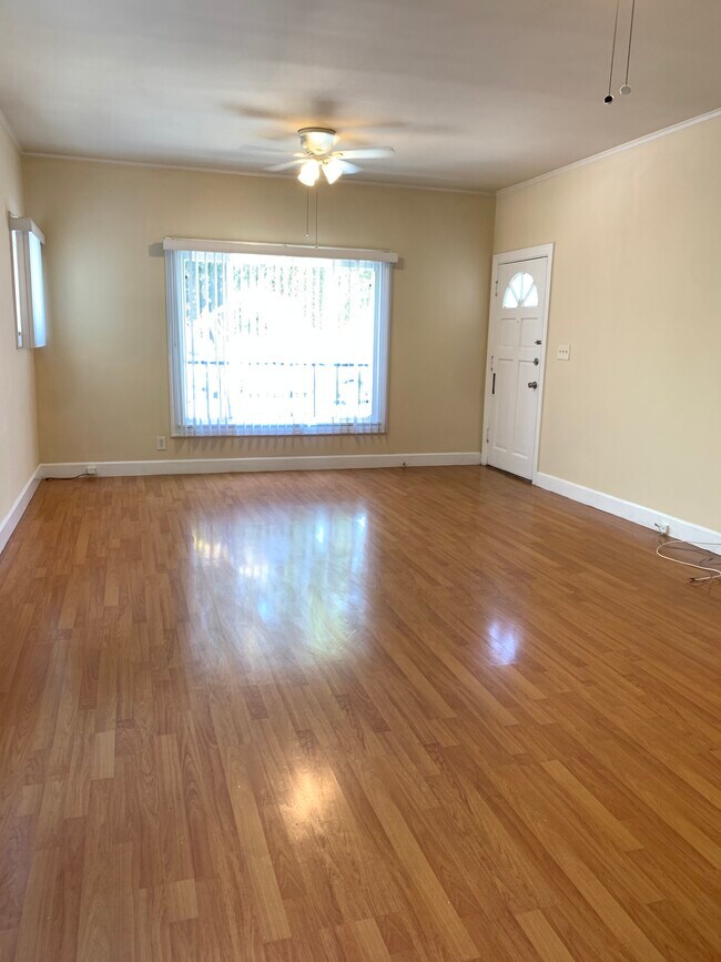 Foto del edificio - 204 E Maple St