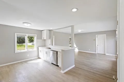 Building Photo - 611 E Sumner St