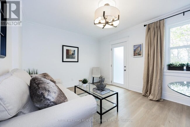 Photo du bâtiment - 30 Oak Park Ave