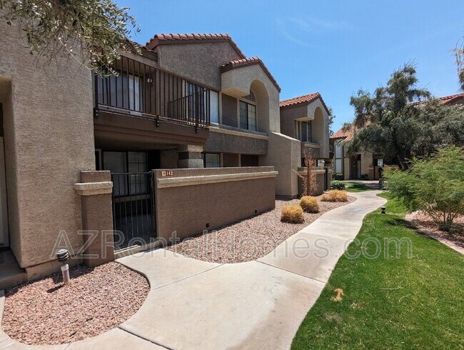 Foto del edificio - 1905 E University Dr