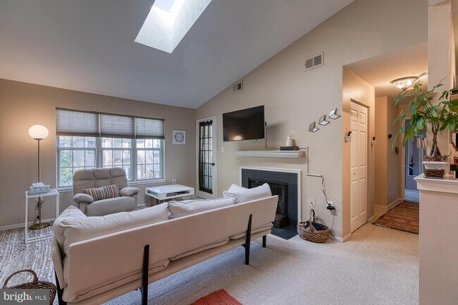 Foto del edificio - 7806 Harrowgate Cir