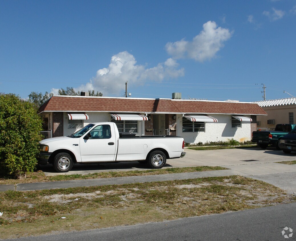 Foto del edificio - 18 SW 12th St