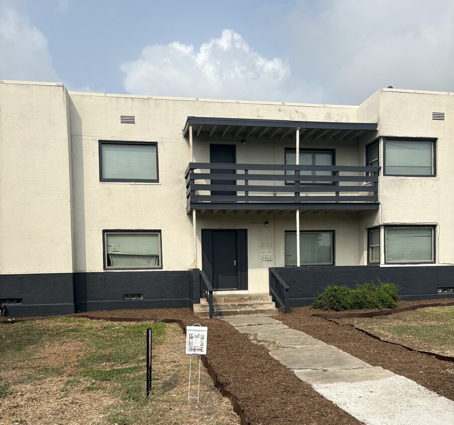 Foto principal - 2129 16th St