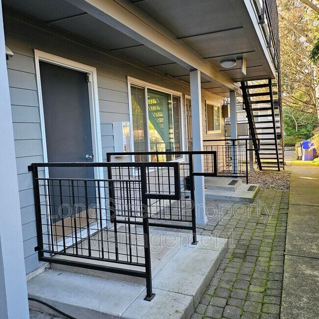 Foto del edificio - 4212 SE 15th Ave