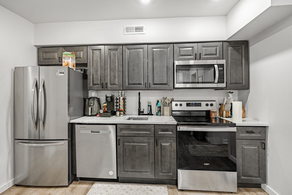 324-326 Darby Rd-1R - 324-326 Darby Rd-1R