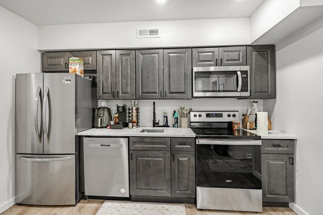 Building Photo - 324-326 Darby Rd-1R